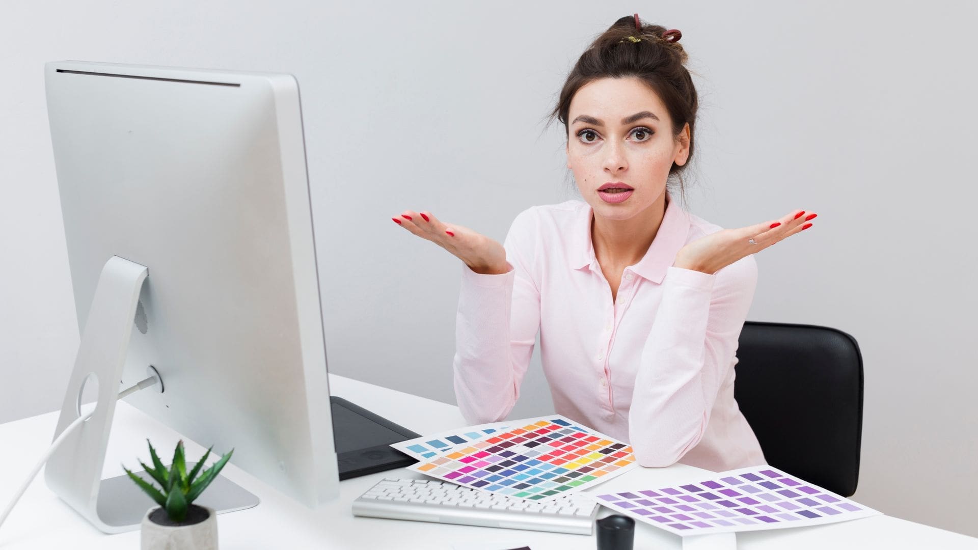 Bad logo design confuses graphic designer completely
